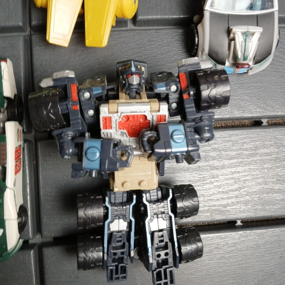 ASSORTED LOT OF 5 VTG + MODERN TRANSFORMERS VEHICLES FIGURES INCOMPLETE/COMPLETE